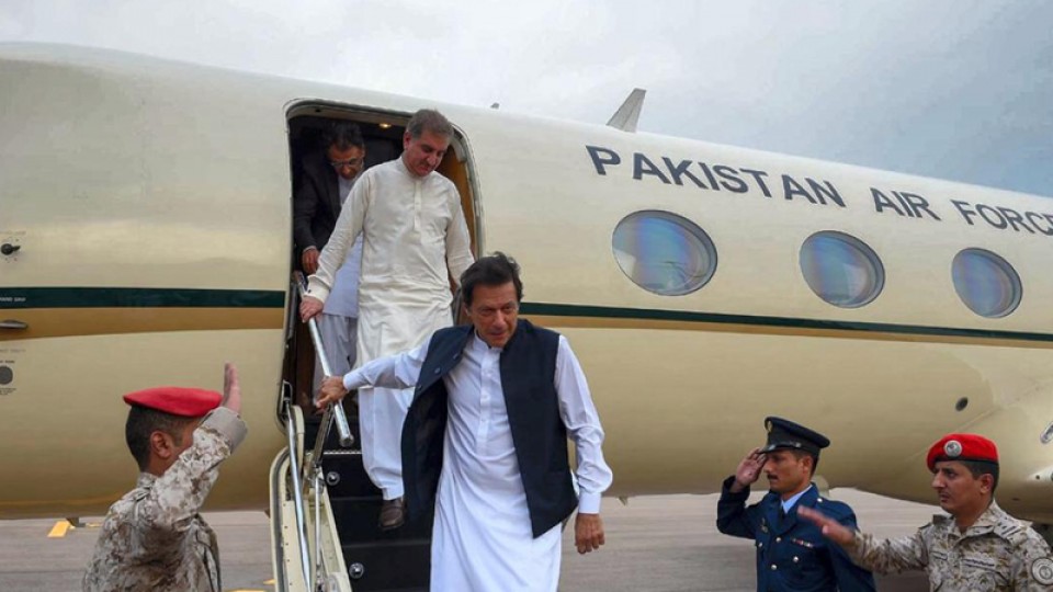 قطر پہنچنے پر وزیراعظم عمران کا پرتپاک استقبال