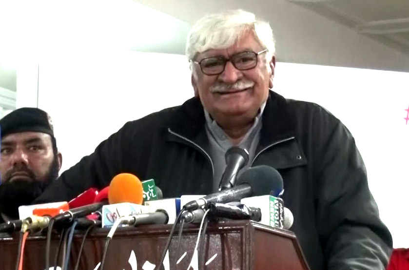 عمران سیلیکٹڈ وزیراعظم ہے فیصلے کوئی اورکرتے ہیں‌..اسفندیار