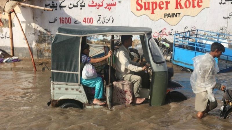 کراچی میں بارش رحمت یا زحمت: ’کراچی کا اصل مسئلہ اونر شپ کا ہے‘
