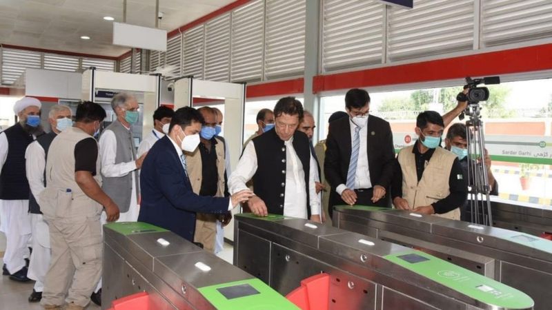 وزیر اعظم عمران خان نے منصوبے کو ’ملک کا سب سے بہتر میٹرو بس منصوبہ‘ قرار دے دیا
